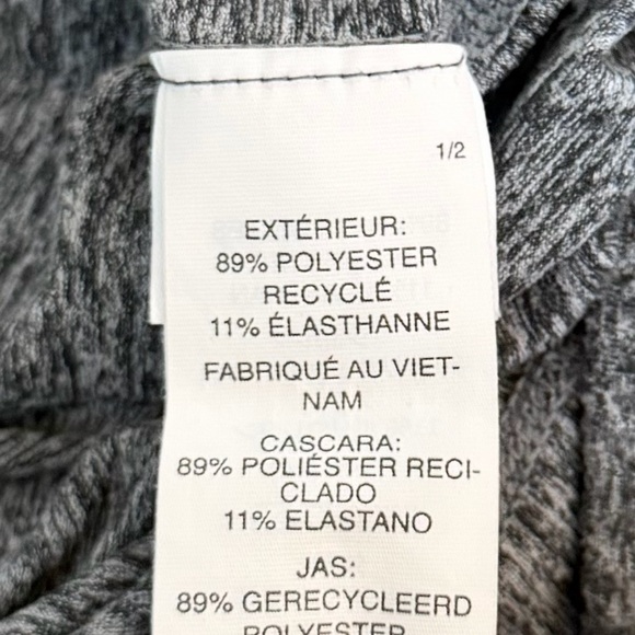 Vuori Performance DreamKnit Jogger
Pants in Heather Grey - Picture 11 of 12